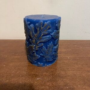 Blue and gold leaf print candle
